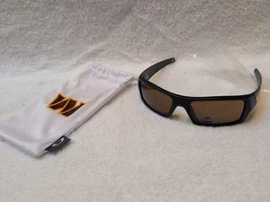 New Oakley NFL Washington Commanders Gas Can Sunglasses With Bag - Picture 1 of 11