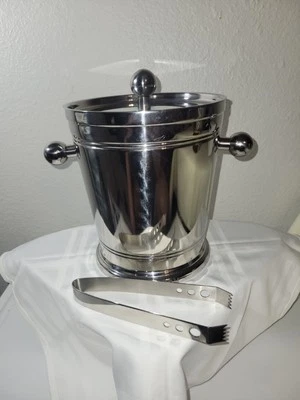 Cubo de hielo grande de acero inoxidable de la colección Martha Stewart con pinzas de 2,5 cuartos de galón Foto 1 de 4