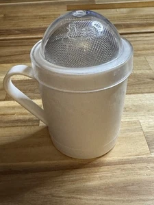 Pampered Chef 1695 Flour Cinnamon Powdered Sugar Shaker w/ Lid Baking Used Good - Picture 1 of 5