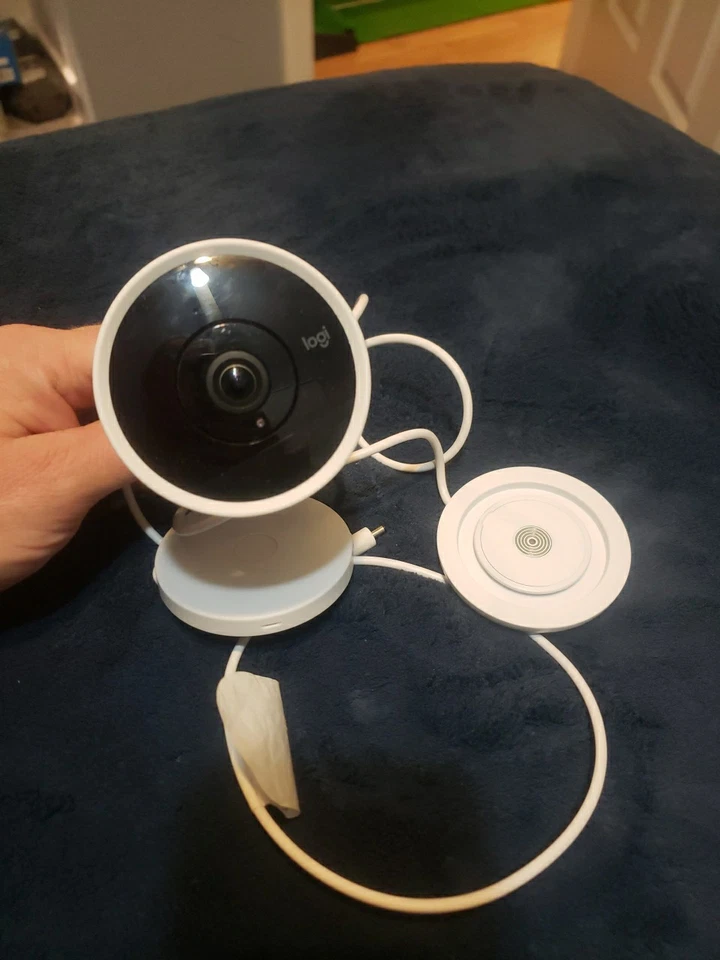 Logitech V-R0008 Security Camera  Free Shipping - Image 1 of 4