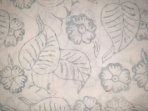 Batik Cotton Quilting Craft Fabric Metre or Fat Quarter Hint of Grey - Picture 1 of 3