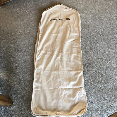 LOUIS VUITTON Bolsa de ropa de tela de algodón 61 X 23 X 4” Traje de vestir Bolsa de viaje antipolvo Foto 1 de 4