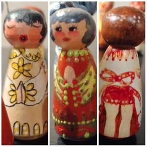 ARTE POPULAR ENCANTADOR 14 figuras pequeñas de madera. Detallado, pintado a mano. ¡Feliz! - Imagen 1 de 16