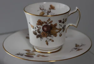 Copa y platillo vintage Royal Chelsea frutas doradas hueso de Inglaterra china #444LA - Imagen 1 de 8