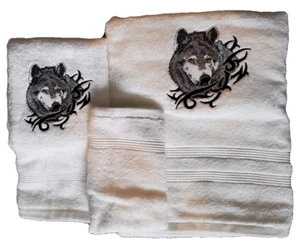 Juego de toallas de baño bordadas gris lobo sobre blanco lavado a mano - Imagen 1 de 2