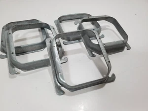 **Lote de 5** 4 pulgadas. Cubierta cuadrada de dos dispositivos de acero metálico de 2 marchas W, 3/4" elevada - Imagen 1 de 1
