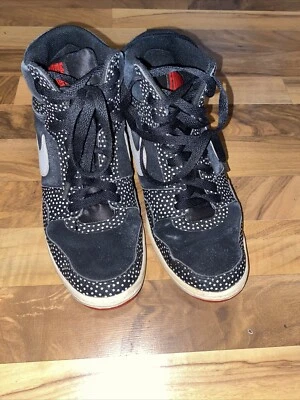 Nike Mujeres Force Dunk Sky Hi Negro Blanco Polka Oculto Cuña Zapatos Talla 9.5 RARO Foto 1 de 4