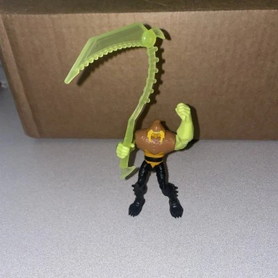 Figura de acción Mattel Batman Unlimited: Blade Attack Scarecrow con hoja Foto 1 de 4