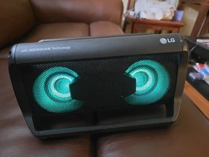 LG PK5 Xboom Go altoparlante portatile wireless Bluetooth meridiano basso migliorato - Foto 1 di 9