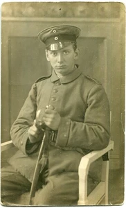 Orig.Foto-AK BARMEN /WUPPERTAL Soldat in Sessel, Atelier Weißbach 10er - Picture 1 of 1