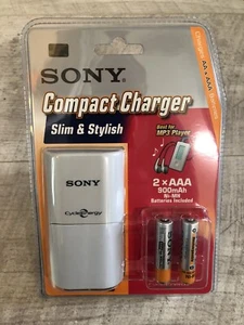 Cargador de batería compacto genuino SONY AA/AAA Cycle Energy + 2 pilas AAA NUEVO - Imagen 1 de 2