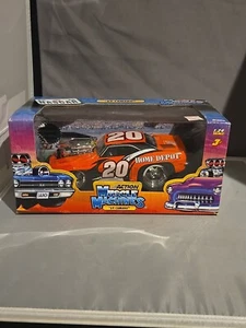 *READ*2004 Muscle Machines #20 Tony Stewart 1:24 Scale 1969 Camaro New in box - Picture 1 of 17