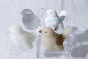 Fenton Bird Figurines - White, Floral Hand Painted, Clear - Lot of 4 - Picture 1 of 4