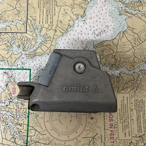Tri-Roller Genoa Car w/ Plastic Sheaves: Ami 32T-11P - Picture 1 of 4