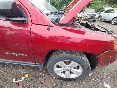 Jeep Compass Engine ECM 2011 módulo de control electrónico 2,4 L usado 178 k millas Foto 1 de 4