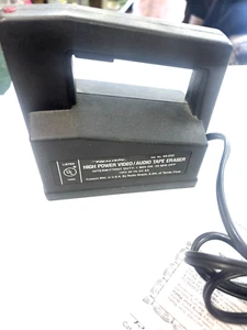Realistic 44-233 Magnetic High Power Tape Audio Video Bulk Media Eraser - Picture 1 of 7