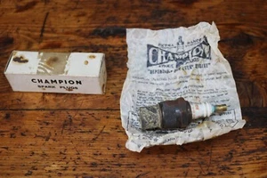 VINTAGE CHAMPION #7 SPARK PLUG NOS In Box 1/2" reach 1" hex UNUSED (#3) - Picture 1 of 6