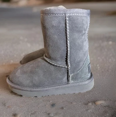 UGG TODDLER CLASSIC II 1017703T GREY SIZE 6 BOOTS (100% AUTHENTIC) BRAND NEW - Image 1 of 4
