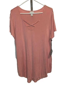 Ava & Viv Pink Shirt Women's Size 1x Short Sleeve Pink Crossed V Neck Pull On - Picture 1 of 4
