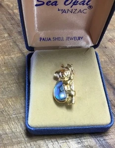 Precious Porcelain PANDA BEAR Pin Costume Jewelry Goldtone Pin W/box - Picture 1 of 6