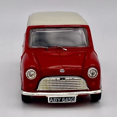 VANGUARDS VA01307 AUSTIN 7 MINI RED/WHITE 1:43. Limited Edition - Image 1 of 4