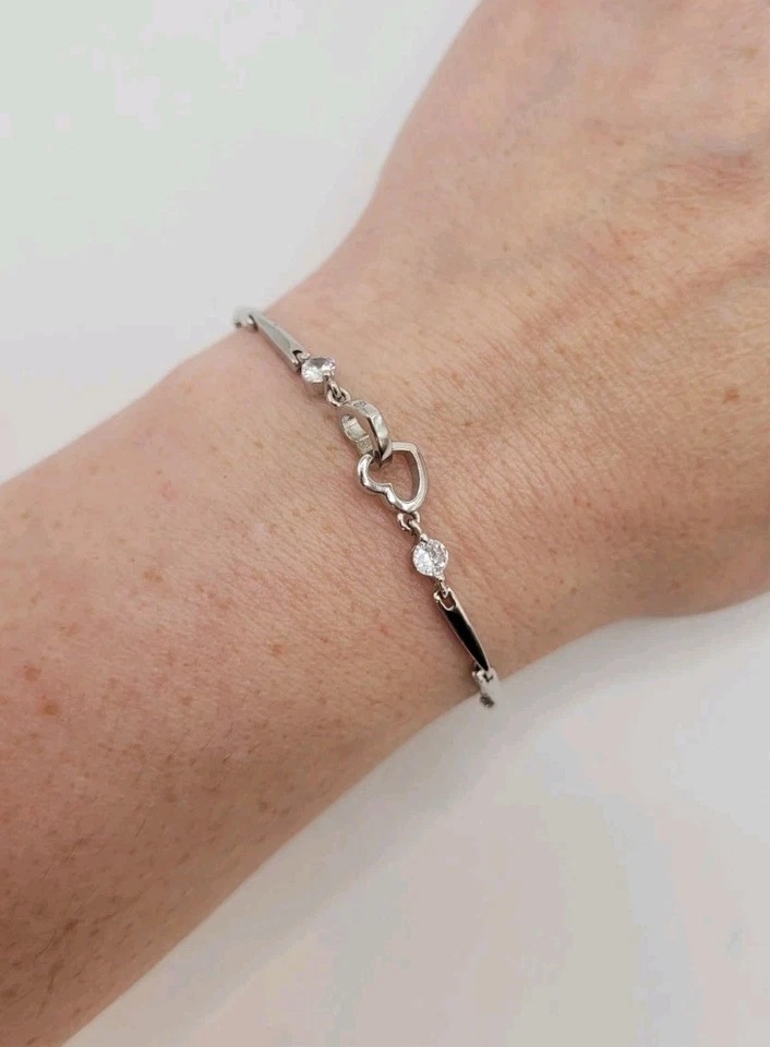 Brazalete Modernista Plata de Ley 925 2 Corazones en 1 Acentos Cristal Transparente 7"-8" Foto 1 de 4