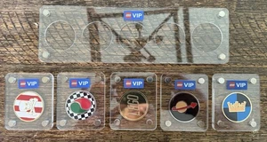 Nuevo LEGO VIP Juego Completo de 5 Monedas con Vitrina Acrílica Raro y Retirado - Imagen 1 de 1