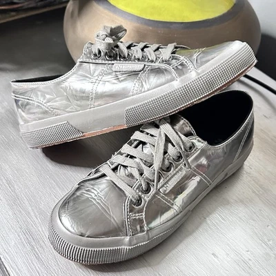 Zapatillas bajas Superga zapatos metálicos plateados para mujer suelas grises talla 8 Foto 1 de 4