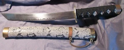 Espada Tanto con patrón de piel de serpiente sin afilar Foto 1 de 4