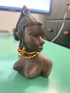 Vintage afrikanische geschnitzte handgefertigte Büsten mit Perlen Zubehör 4,5" - Bild 1 von 10
