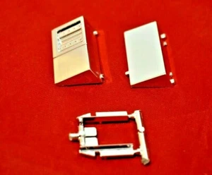 Italeri Freightliner FLD 120 Special Battery Box 1/24 - Picture 1 of 3