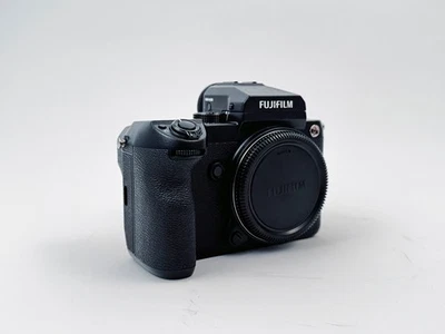 Cuerpo de cámara sin espejo de formato medio Fujifilm Fuji GFX 50S Foto 1 de 4