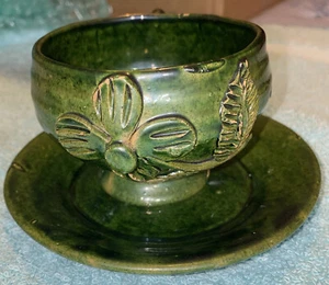 Vintage grün rot Ware Keramik Tasse & Untertasse Oaxaca Mexiko applizierte Blume - Bild 1 von 12