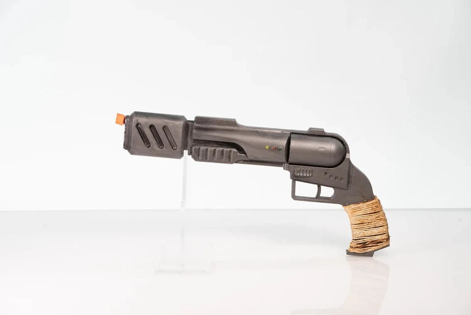 Stargate Atlantis Particle Magnum Prop - Grey - Image 1 of 1