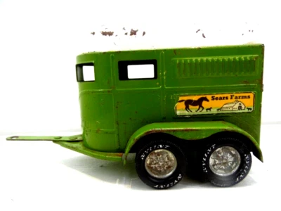 metal Horse Trailer (1251s2) preowned fair condition vintage Sears Farms - Image 1 of 4