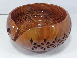 Beautiful Wooden Yarn Bowl Wool Ball Holder Knitting Bowl Crochet Handmade Gift - Picture 1 of 4