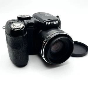 FujiFilm FinePix: S1800 12.2MP 18x Wide Zoom Digital Camera - Picture 1 of 3