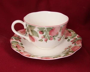 Nikko "Precious" Muster feines Geschirr Tasse & Untertasse rosa Blumen überbacken - Bild 1 von 5