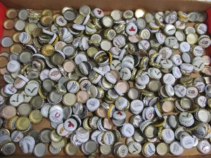 100 WEISSE THEMEN-BIERDECKEL GEMISCHT PACKBEUTEL MIT 100 WEISSBIERDECKELN HANDWERK ETC. - Bild 1 von 4