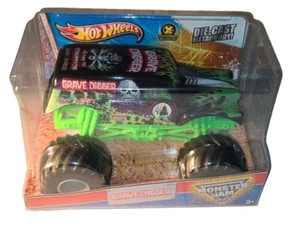 2012 Hot Wheels Monster Jam Grave Digger 4x CHAMPION Model Black Green 1:24 RARE - Picture 1 of 5