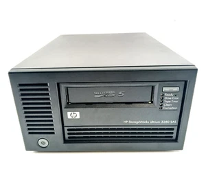 HP StorageWorks Ultrium 3280 SAS LTO-5 1,50/3 TB externes Bandlaufwerk - 587238-001 - Bild 1 von 3