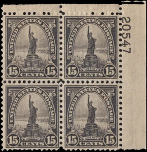Scott # 696 - US Plate Block Of 4 -Statue of Liberty 15c Gray - MNH- 1931 - Picture 1 of 1