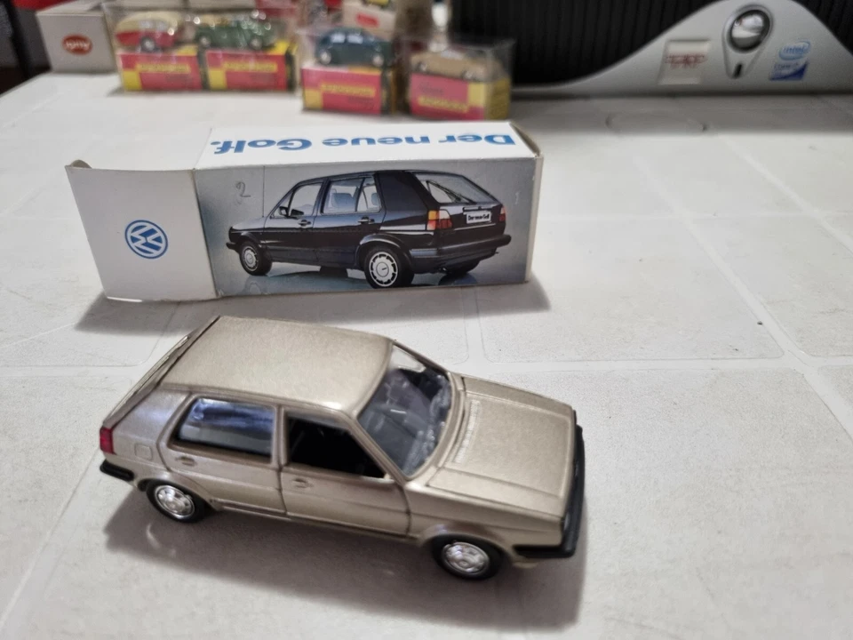 Schabak 1:43 Volkswagen Golf year 1984 ca. official perfect conditions - Immagine 1 di 4