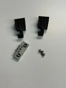 MidNite Solar MNTBB2-5 B 2/0 Busbar 5 Wire in Black (Missing insulator cover) - Picture 1 of 1