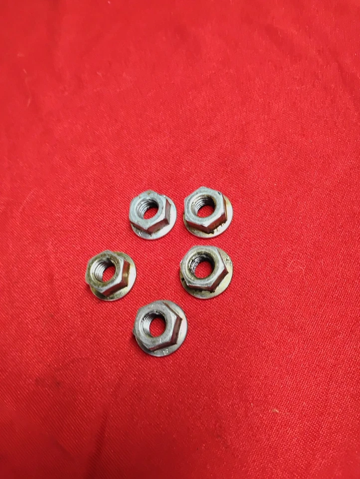 Tuercas de barra de cubierta lateral para motosierra Poulan 4620 1950 2150 2450 2375 2900 3314 4018 4218 Foto 1 de 1