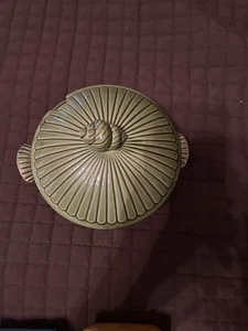 Vintage Enesco Keramik bedeckt Suppenterrine mit Muschel Seite & Deckel Griffe - Bild 1 von 8