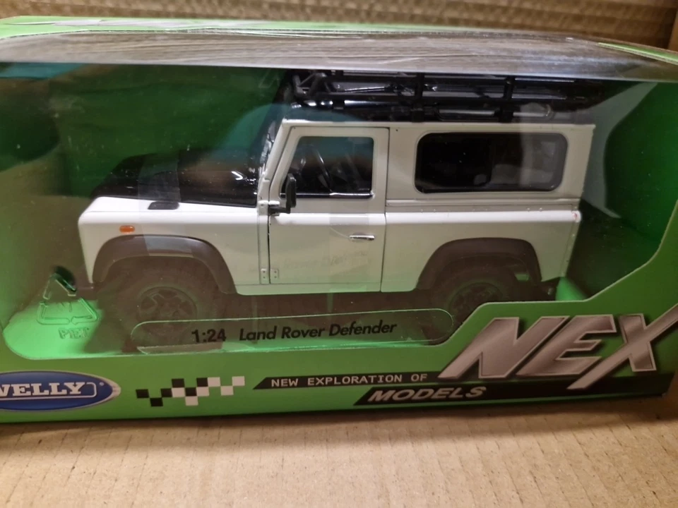Land Rover Defender Blanc 1/24 Welly Nex - Photo 1/4