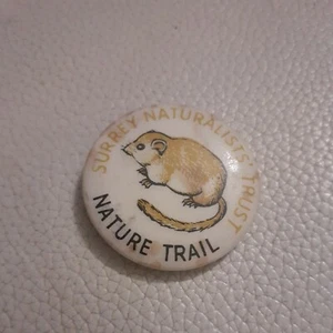 Insignia vintage de Surrey Naturalists Trust - Imagen 1 de 3
