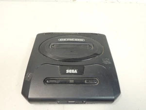 Sistema de videojuegos Sega Genesis negro MK-1631 - Imagen 1 de 7