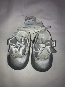 Tender Toes Infant/Baby Girls Shoes - Sz. 4 - Silver - NWT - Picture 1 of 3